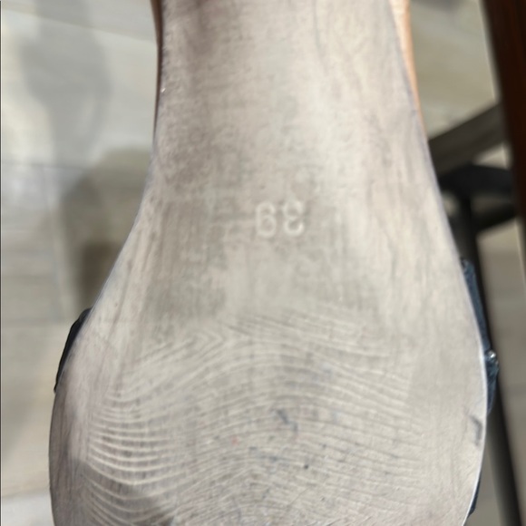 Miz Mooz Black Sandals - Picture 6 of 11